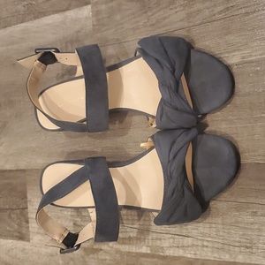 Ann Taylor low block sandal